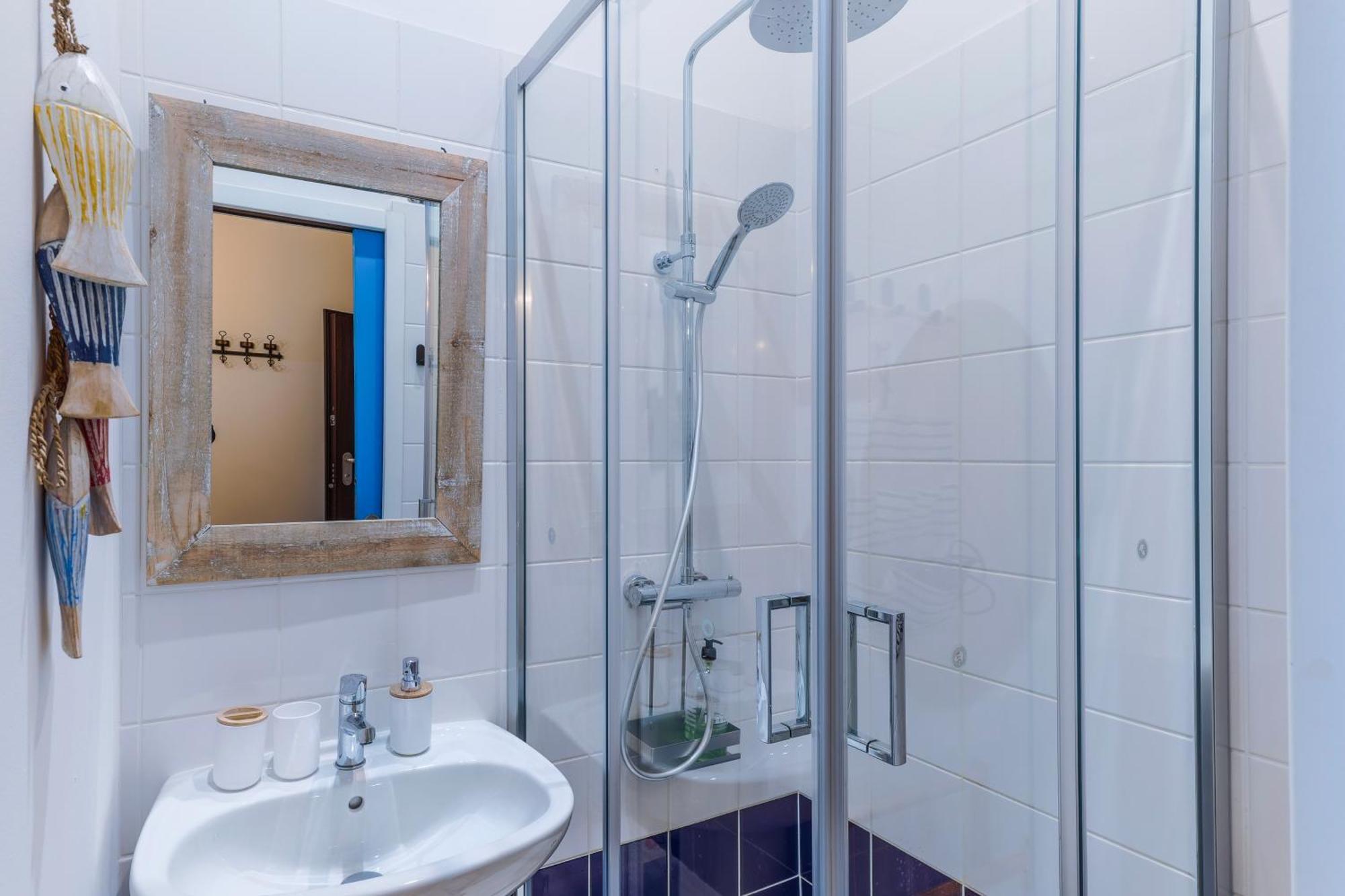 Studio Travel 24M2, 120M Vieux-Port ,Clim , Wifi ,Acces Autonome Avec Code Marseille Exteriér fotografie